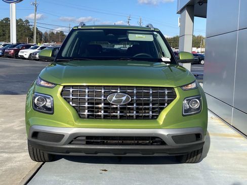 Used 2023 Hyundai Venue SEL image 10