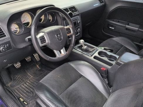 Used 2014 Dodge Challenger R/T RWD image 7