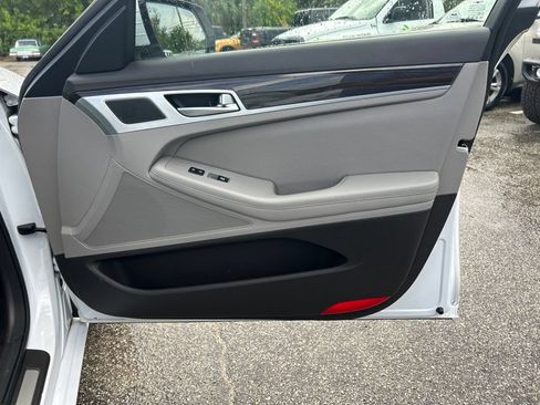 Used 2018 Genesis G80 3.8 RWD image 26