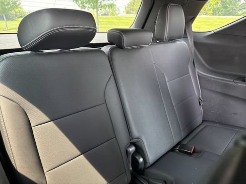 Used 2025 Chevrolet Traverse LT w/ Sun and Wheel Package AWD/4WD image 16
