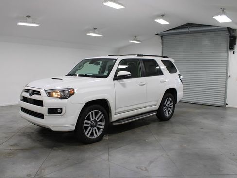 Used 2022 Toyota 4Runner TRD Sport w/ Technology Package AWD/4WD image 4