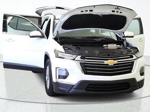 Used 2023 Chevrolet Traverse LT FWD image 12
