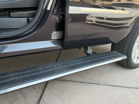 Used 2015 Cadillac Escalade Premium image 36