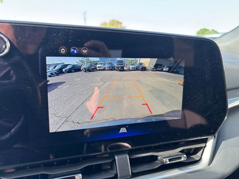 Used 2025 Chevrolet Equinox LT FWD image 23