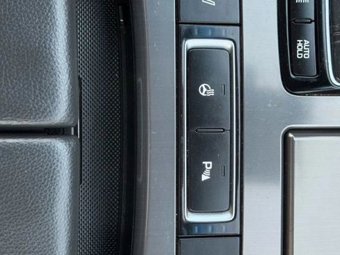 Used 2018 Genesis G80 3.8 w/ Option Group 02 image 21