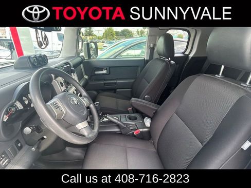 Used 2014 Toyota FJ Cruiser 4WD w/ Convenience Package image 4