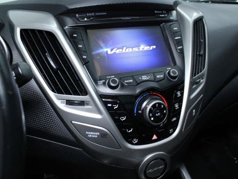 Used 2016 Hyundai Veloster w/ Option Group 02 image 15