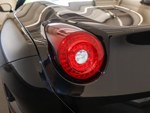 Used 2017 Ferrari California T RWD image 44