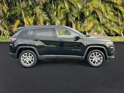 Used 2022 Jeep Compass Latitude w/ Sun and Sound Group image 4