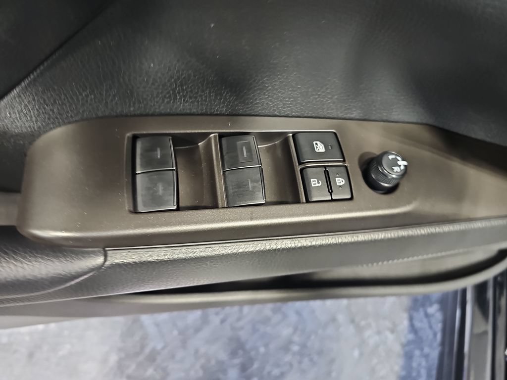 Used 2023 Toyota Camry SE AWD/4WD image 28