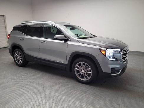 Used 2024 GMC Terrain SLT image 11