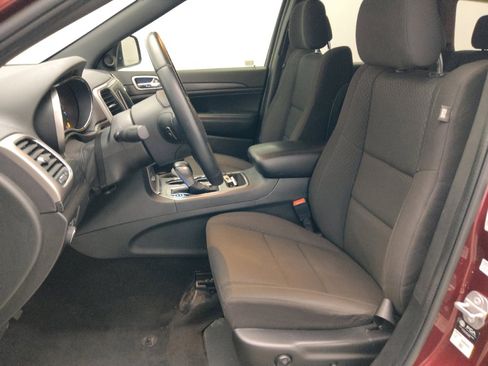 Used 2021 Jeep Grand Cherokee Laredo RWD image 17