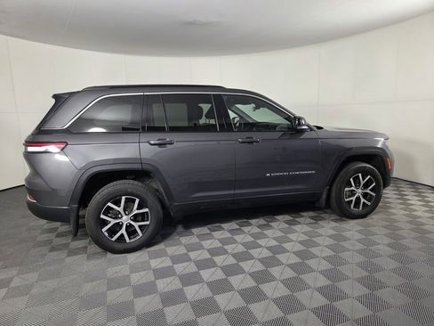 Certified 2025 Jeep Grand Cherokee Limited w/ MOPAR Finishing Package image 7
