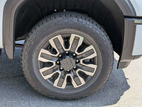 New 2026 GMC Sierra 2500 Denali Ultimate AWD/4WD image 10