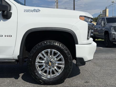 Used 2021 Chevrolet Silverado 2500 High Country w/ Z71 Off-Road Package AWD/4WD image 12
