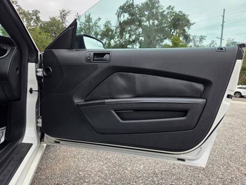 Used 2013 Ford Mustang Coupe image 25