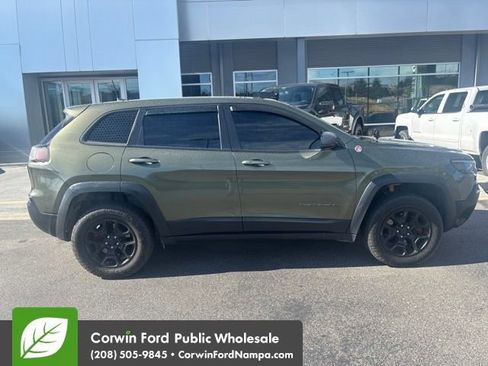 Used 2019 Jeep Cherokee Trailhawk AWD/4WD image 16