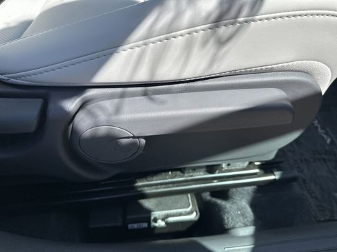 Used 2025 Hyundai Kona Limited AWD/4WD image 35