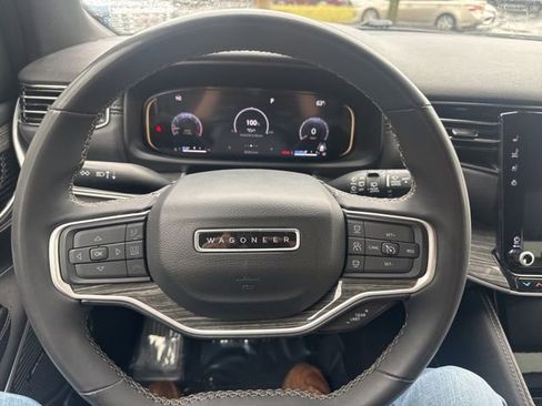 Used 2022 Jeep Wagoneer Series III image 15