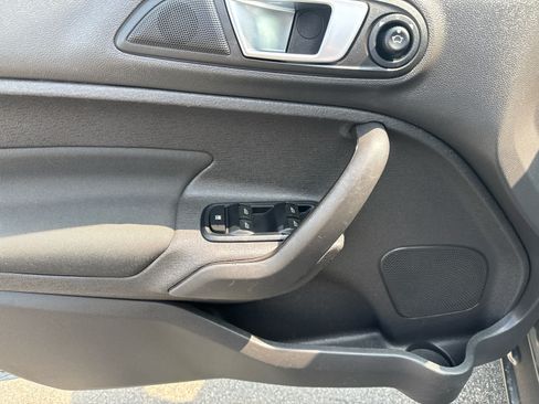 Used 2016 Ford Fiesta SE w/ Cold Weather Package FWD image 10