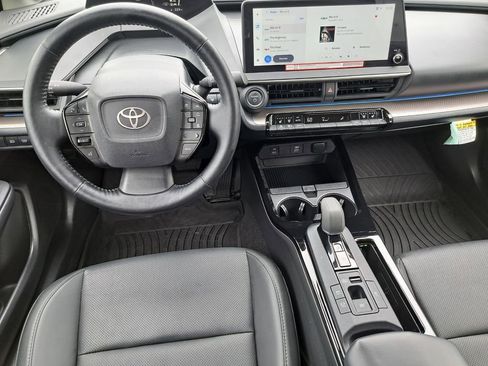 Used 2025 Toyota Prius Limited w/ Limited Premium Package FWD image 24