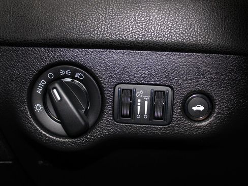 Used 2022 Chrysler 300 Touring w/ Sport Appearance Package RWD image 39