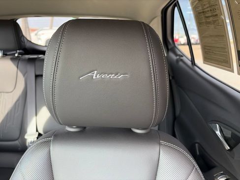 Used 2025 Buick Encore GX Avenir w/ Avenir Technology Package FWD image 17