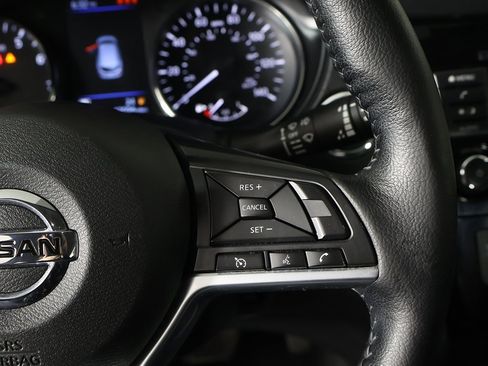 Used 2022 Nissan Rogue Sport SV image 38