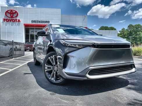 Used 2024 Toyota bZ4X FWD image 2