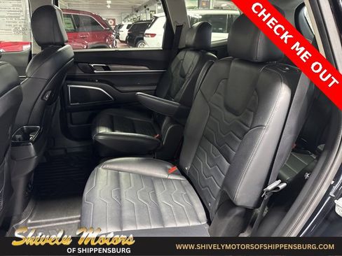 Used 2022 Kia Telluride SX w/ SX Prestige Package image 27