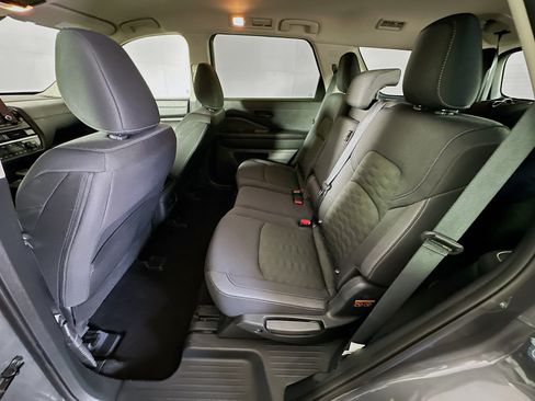 Used 2025 Nissan Pathfinder SV AWD/4WD image 28