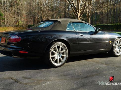Used 2003 Jaguar XK8 Convertible image 16