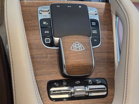 Used 2025 Mercedes-Benz Maybach GLS 600 4MATIC image 27