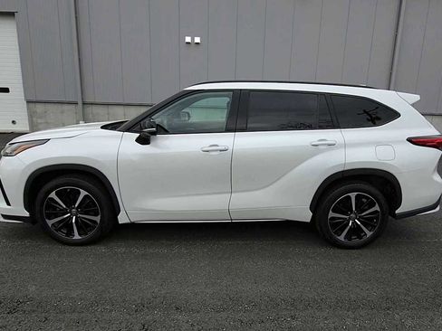 Used 2022 Toyota Highlander XSE image 5
