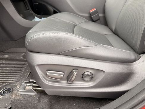 Used 2025 Subaru Solterra Limited image 20