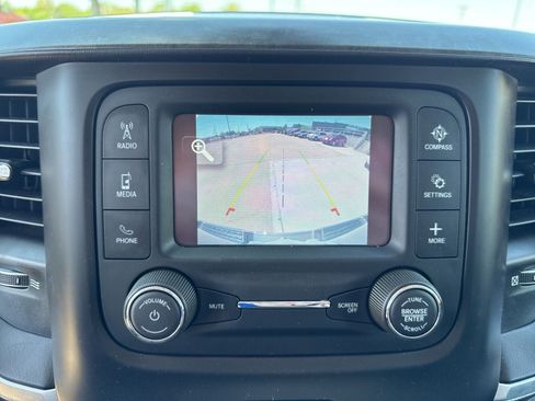 Used 2019 RAM 1500 Big Horn AWD/4WD image 17