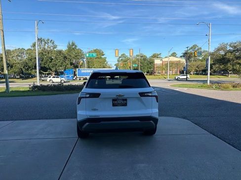 Used 2026 Chevrolet Equinox LT w/ LPO, Floor Liner Package FWD image 6