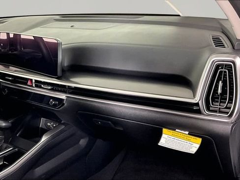 Certified 2026 Kia Sorento LX FWD image 25