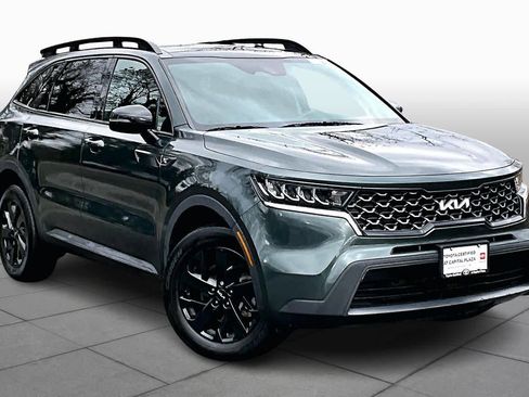 Used 2023 Kia Sorento S w/ Panoramic Sunroof Package image 3