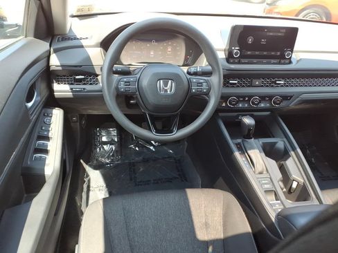 Used 2023 Honda Accord EX image 8