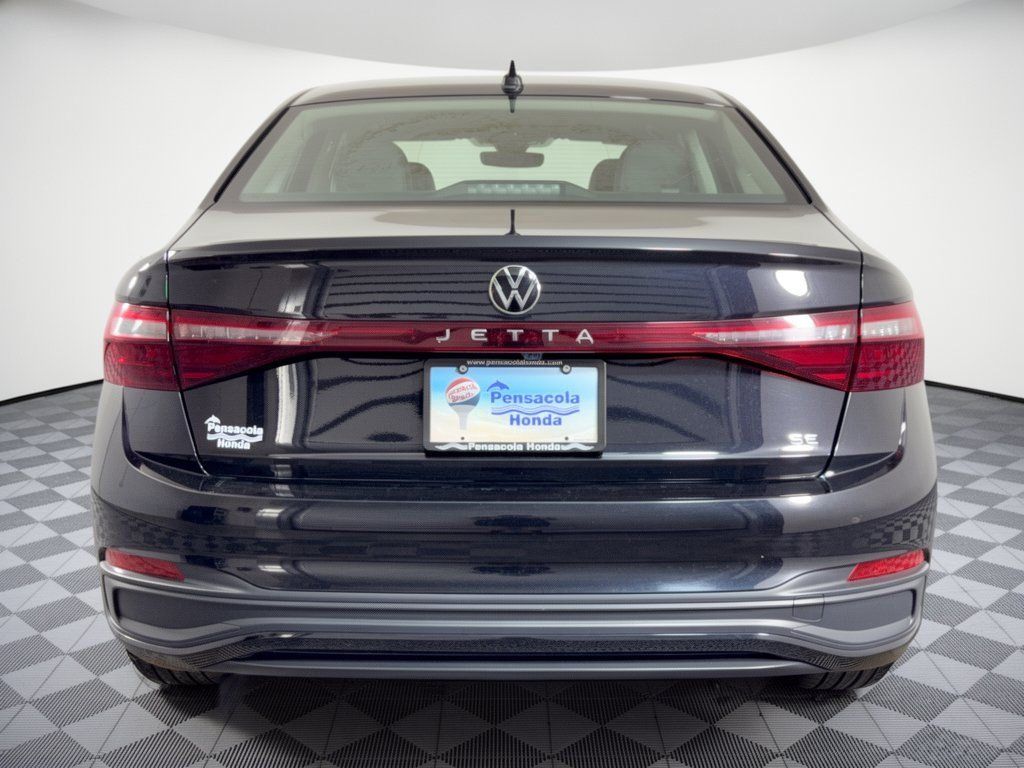 Used 2025 Volkswagen Jetta SE FWD image 11