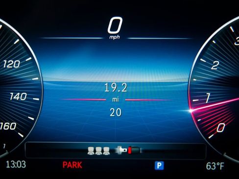 Certified 2025 Mercedes-Benz GLA 250 4MATIC image 36