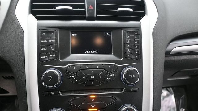 Used 2015 Ford Fusion SE FWD image 20