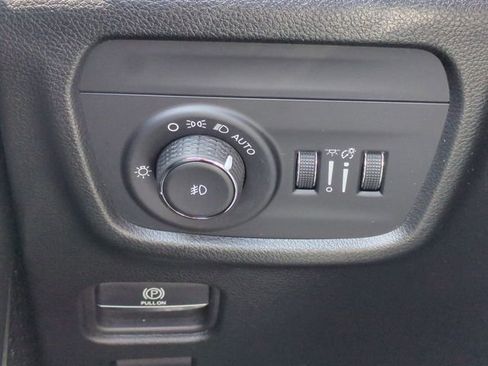 Used 2023 Jeep Grand Cherokee Limited w/ Luxury Tech Group II AWD/4WD image 21