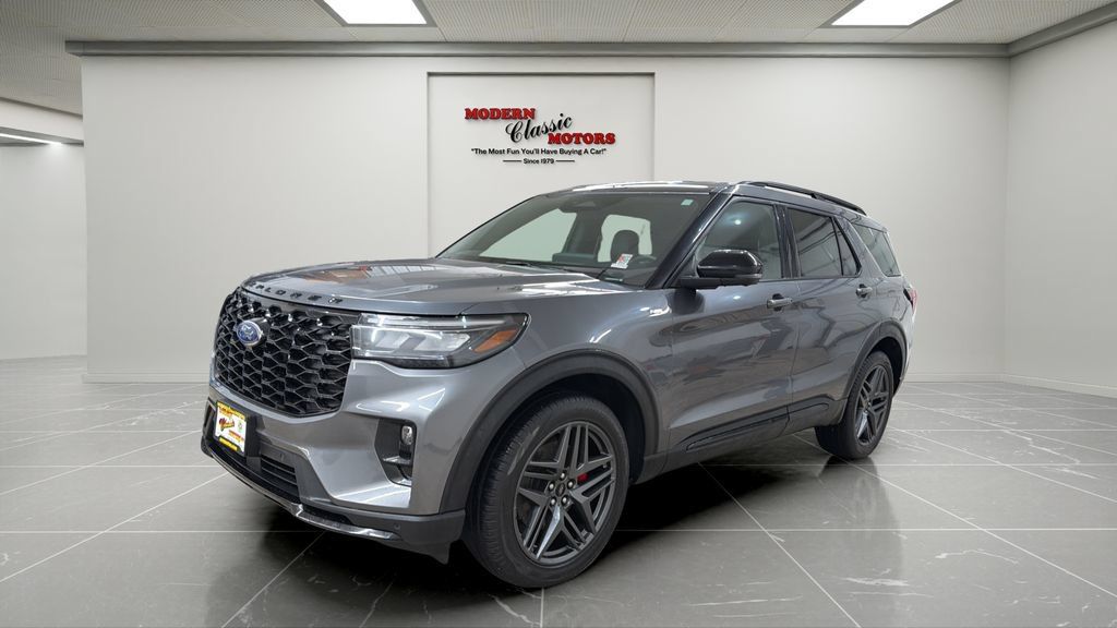 Used 2025 Ford Explorer ST-Line w/ ST-Line Street Pack AWD/4WD image 1