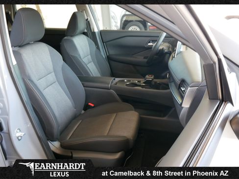 Used 2026 Nissan Rogue SV FWD image 8