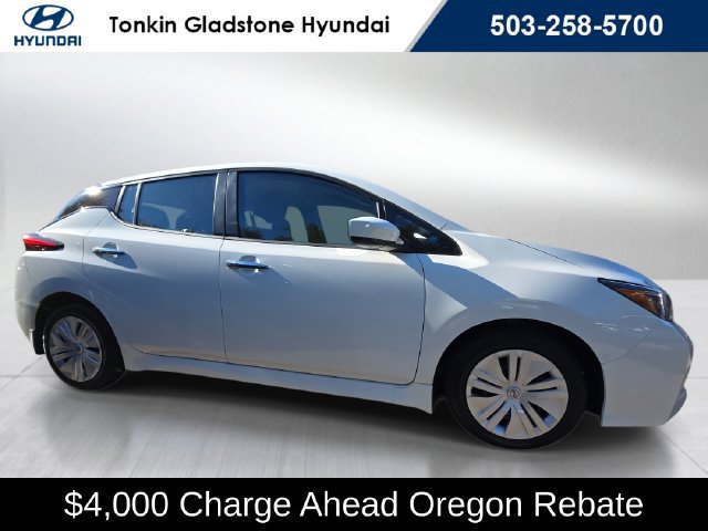 Used 2025 Nissan Leaf S FWD image 2