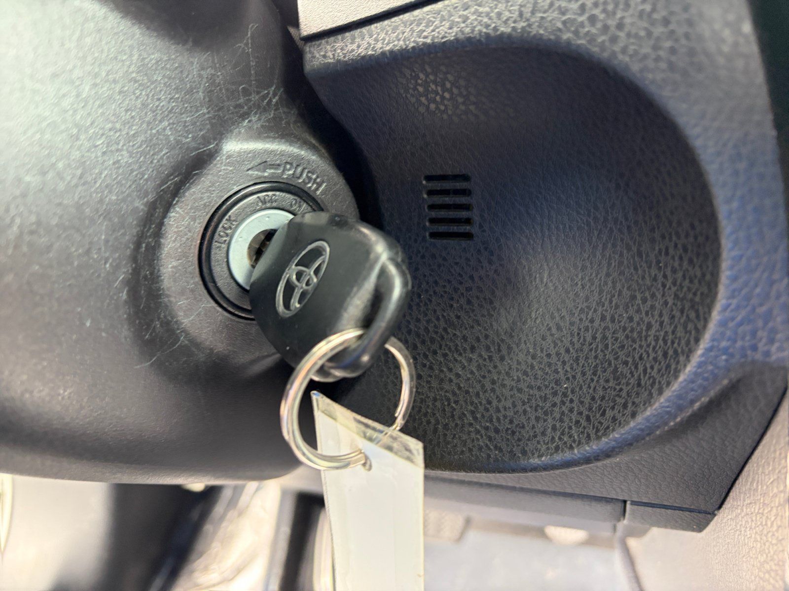 Used 2019 Toyota Corolla LE FWD image 20