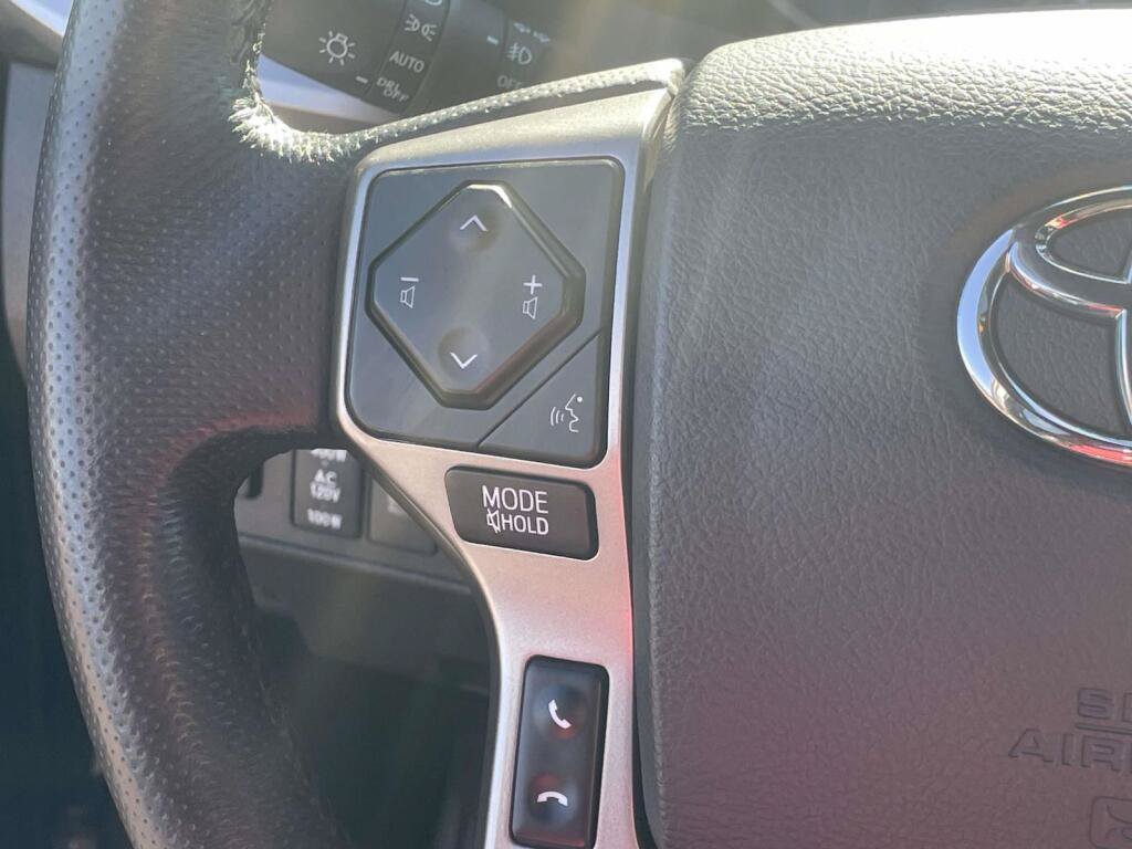 Used 2018 Toyota Tacoma Limited AWD/4WD image 31