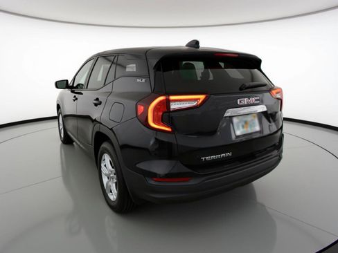 Used 2024 GMC Terrain SLE FWD image 6